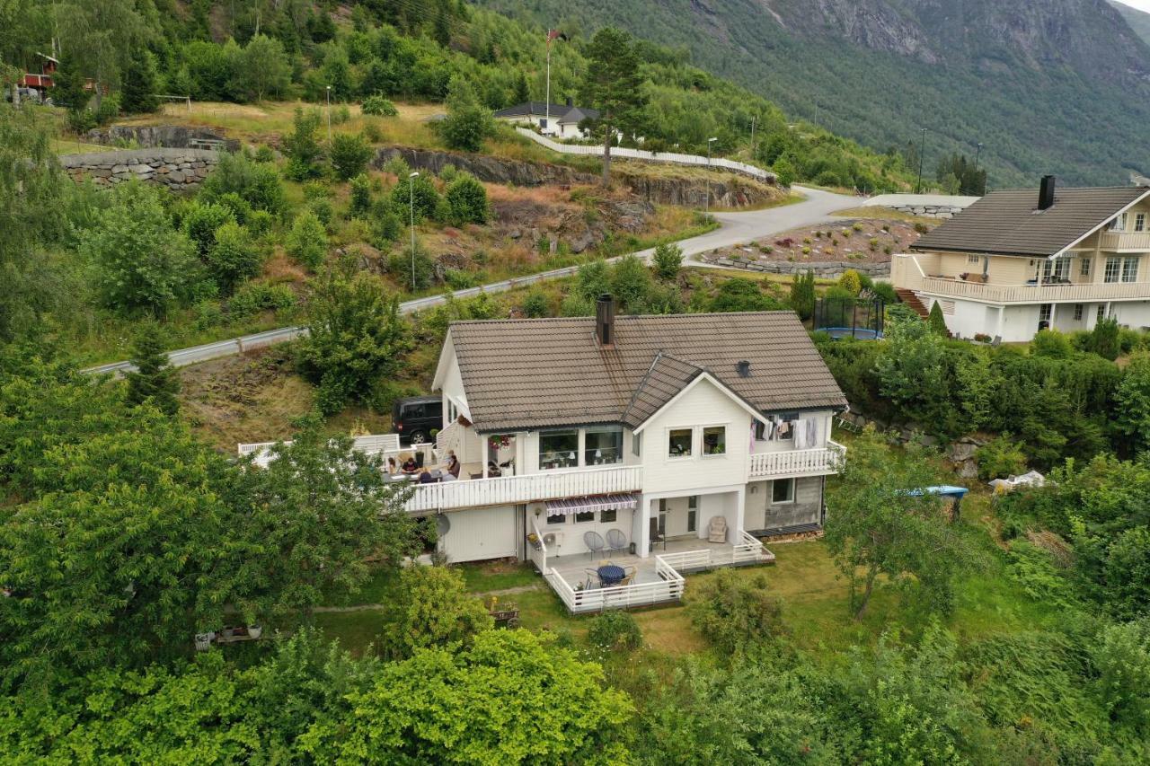 Rake Apartment Loen Luaran gambar